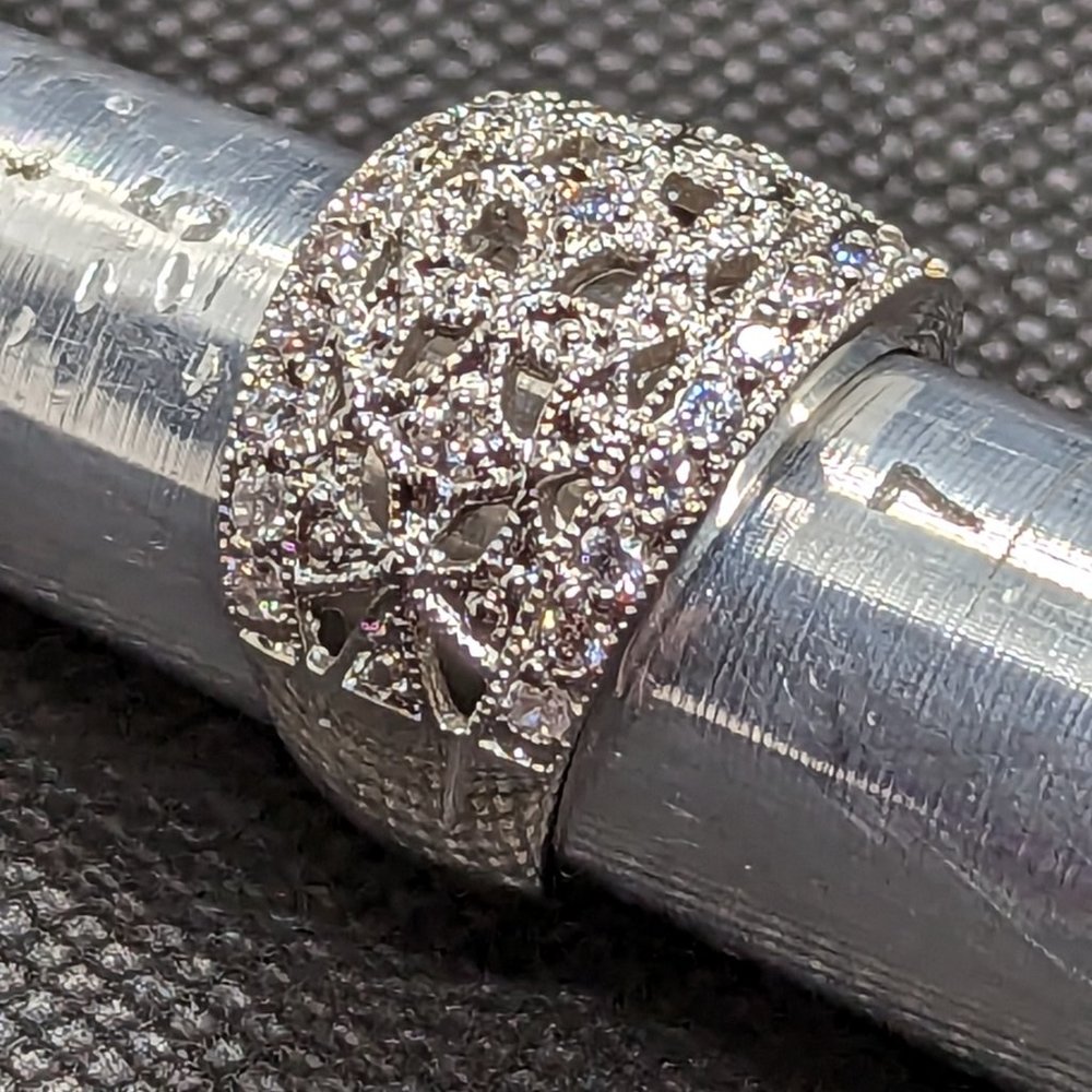 CZ and silver ring - Picture 3 of 4